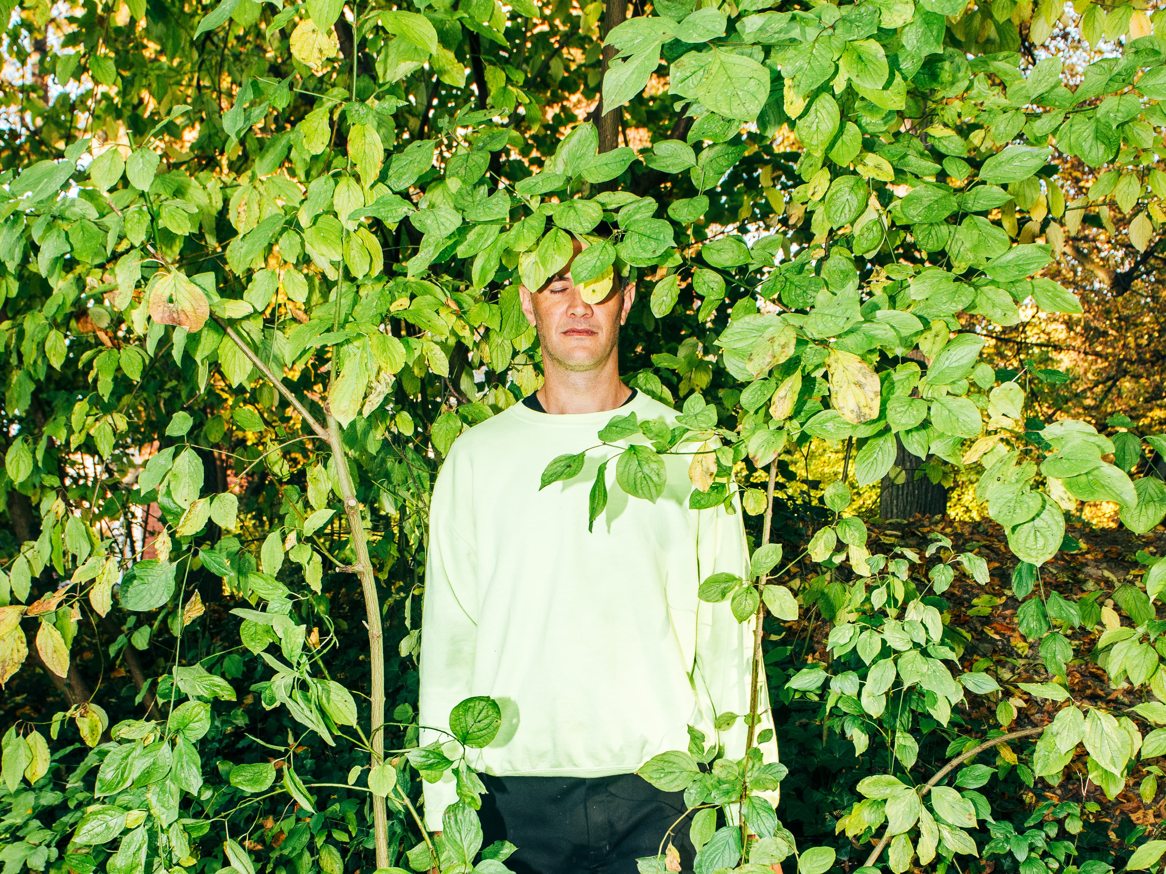 Porträt von Remo Helfenstein, fotografiert von Noëlle Guidon