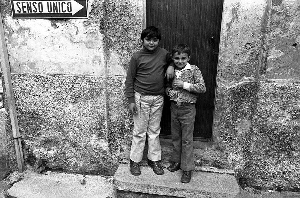 Filmstill «Cerchiamo per subito operai, offriamo …» (1974)