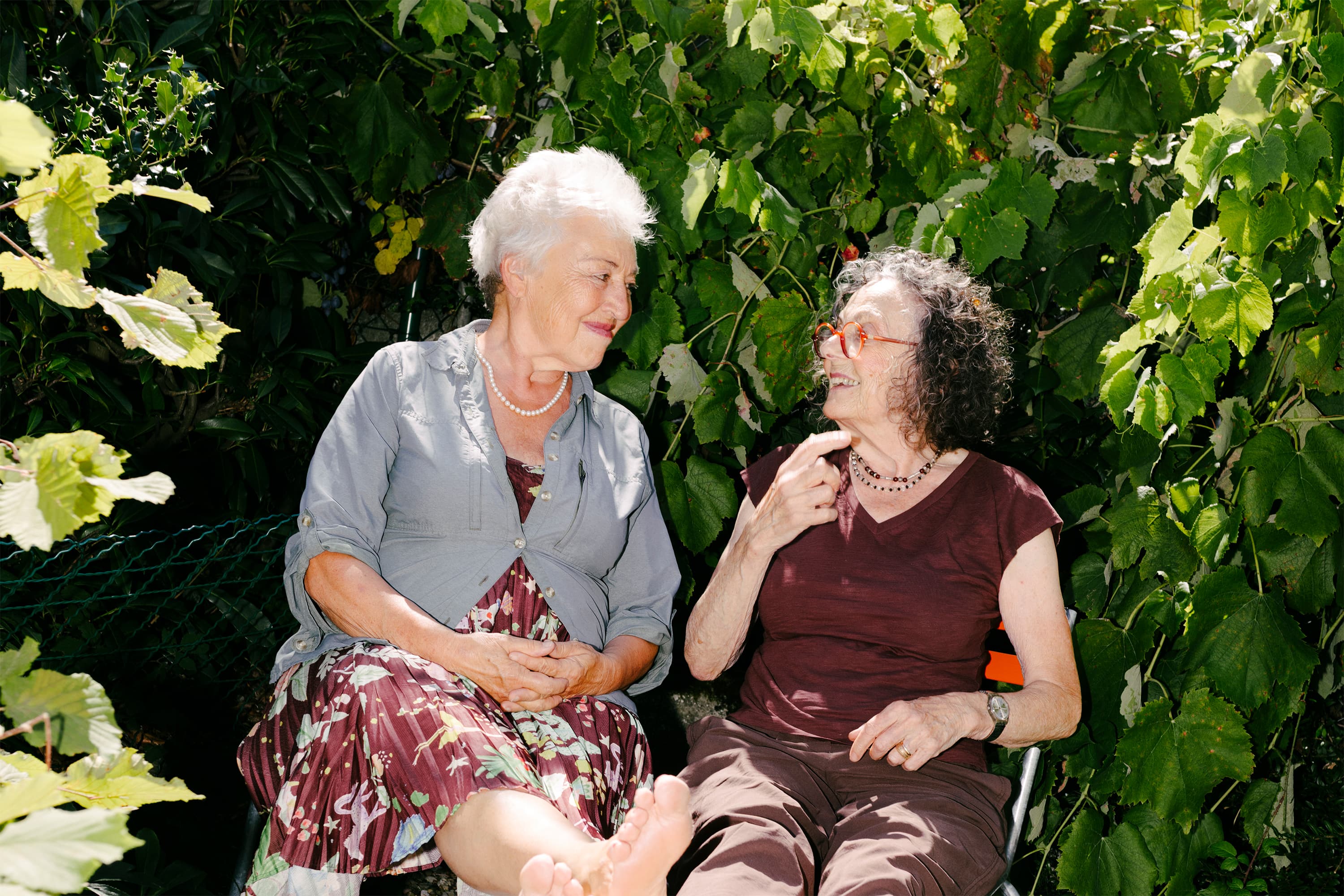 Porträt von Elvira Plüss und Ruth Oswalt, fotografiert von Kim da Motta