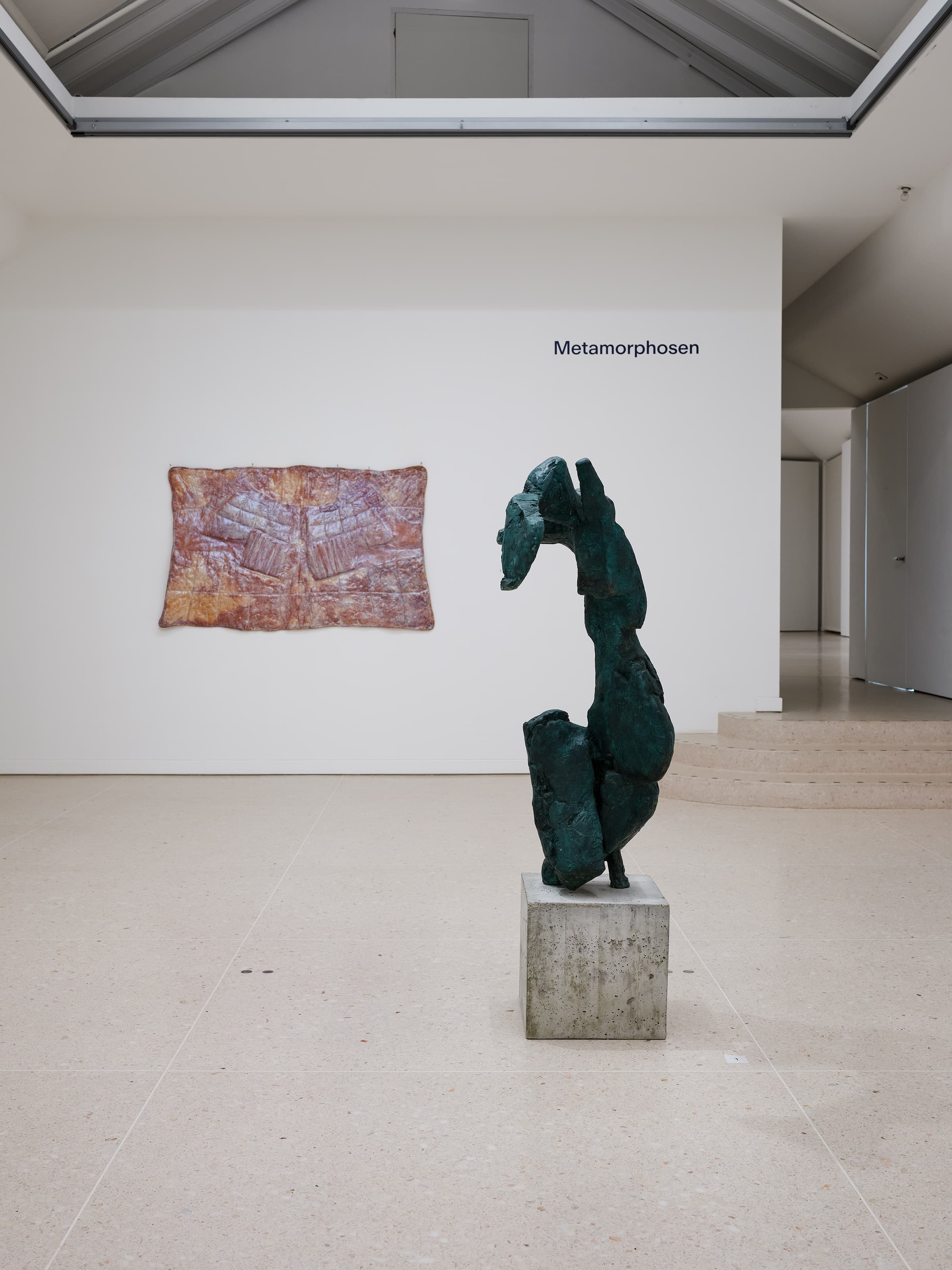Ausstellungsansicht von «Träumende Dinge» im Kunsthaus Zug, fotografiert von Ernst Kehrli