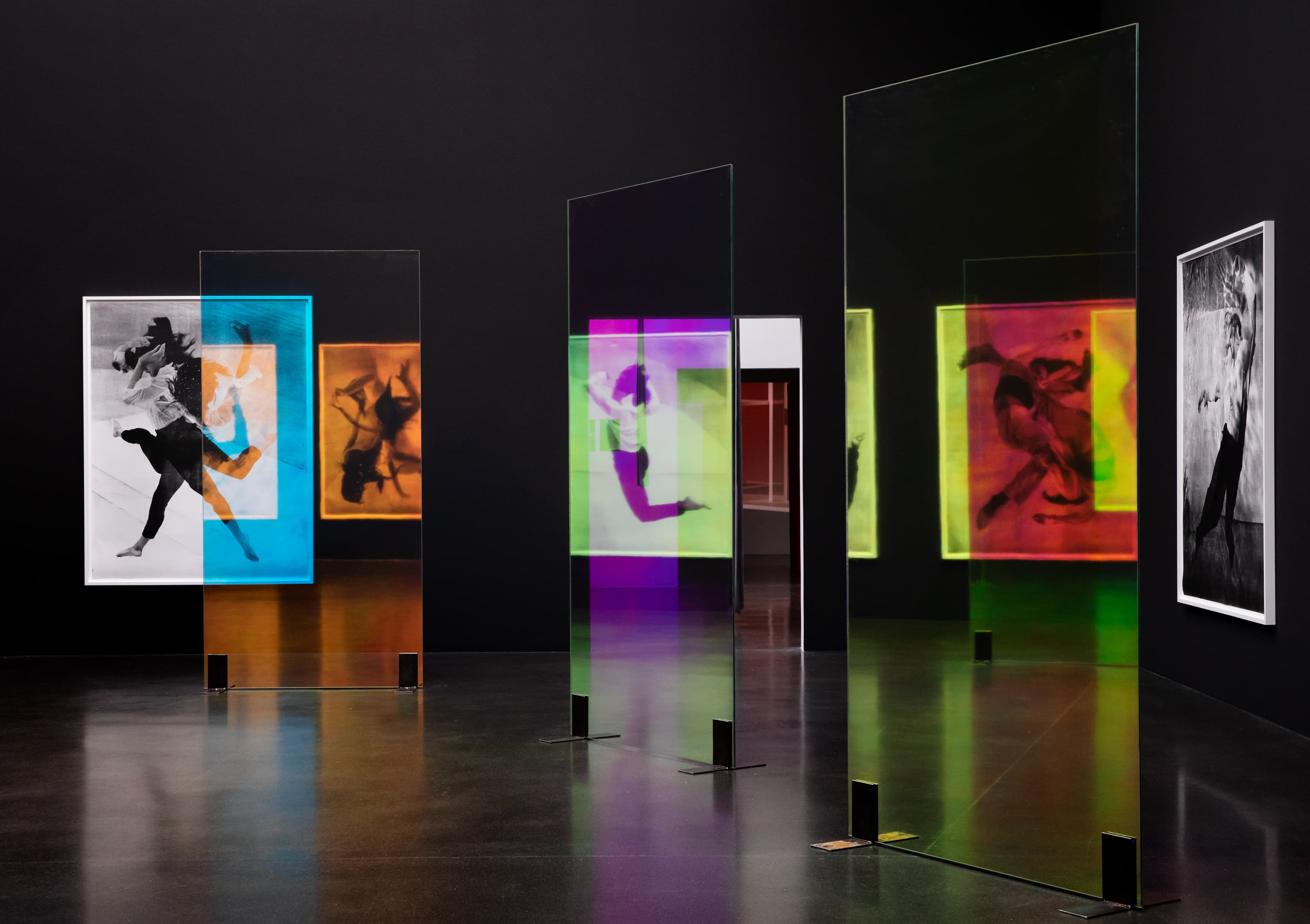 Ausstellungsansicht von Shirana Shahbazi im Kunstmuseum Luzern
