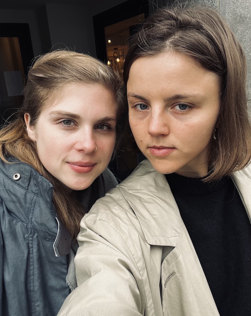 Selfie: Jennifer Jans (links) und Dominika Jarotta (rechts)